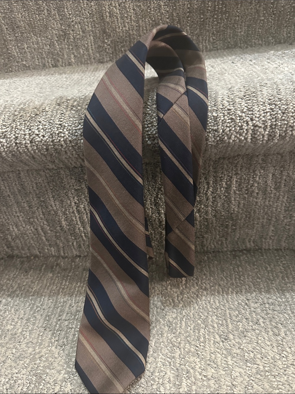 Vintage Oscar de la Renta Brown and Navy Diagonal Stripe Tie